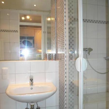 Haus-am-meer-139a-wb * Westerland